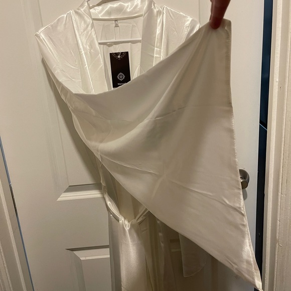 White Long Boudoir Robe | SecretLoveLingerie - Picture 3 of 8